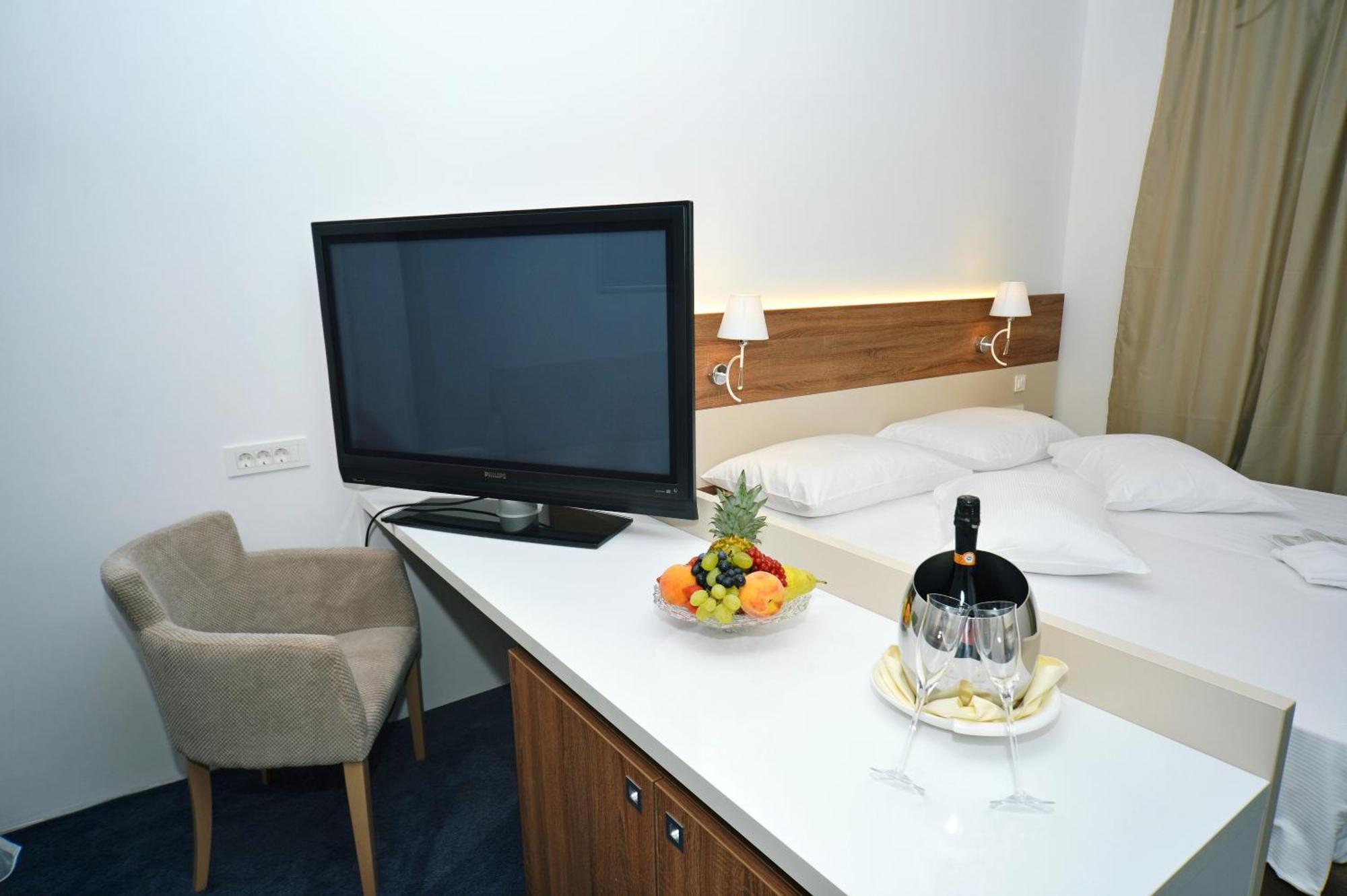 Boutique Hotel Mali Raj Opatija Bagian luar foto